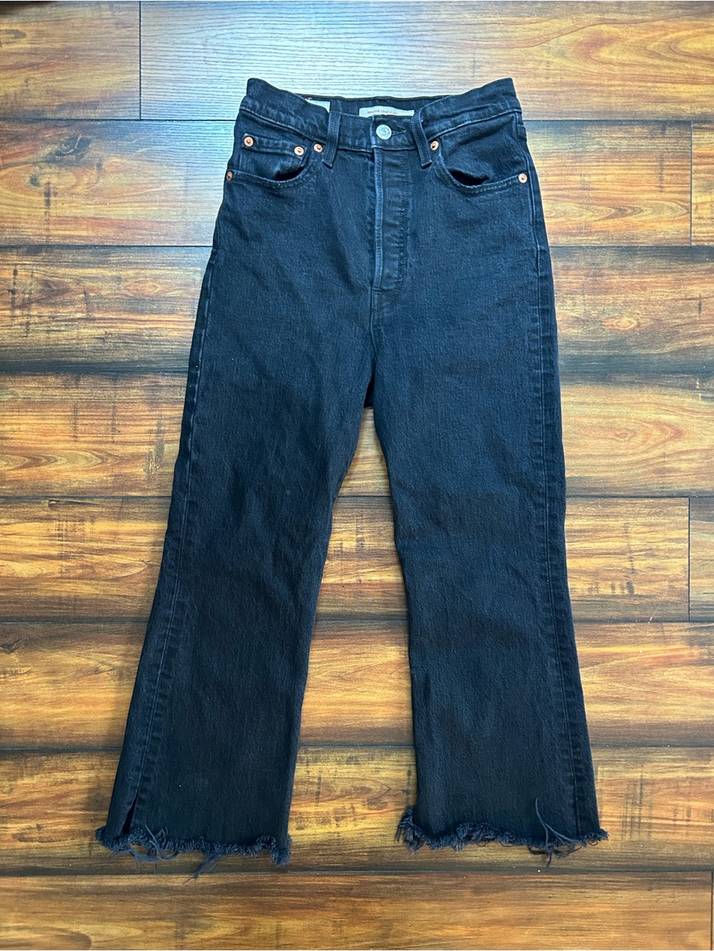Levis Rib Cage high rise Black Raw-Hem crop Jeans Sz 25